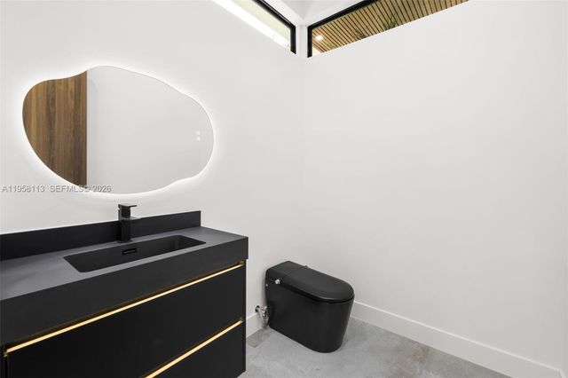 441 NW 44th St, Miami, FL 33127