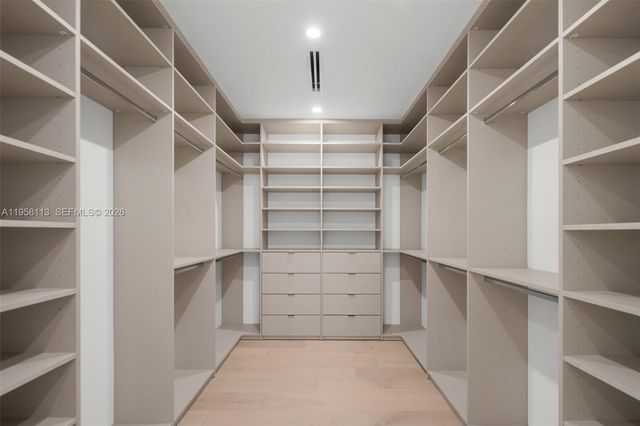 441 NW 44th St, Miami, FL 33127