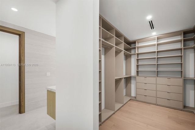 441 NW 44th St, Miami, FL 33127