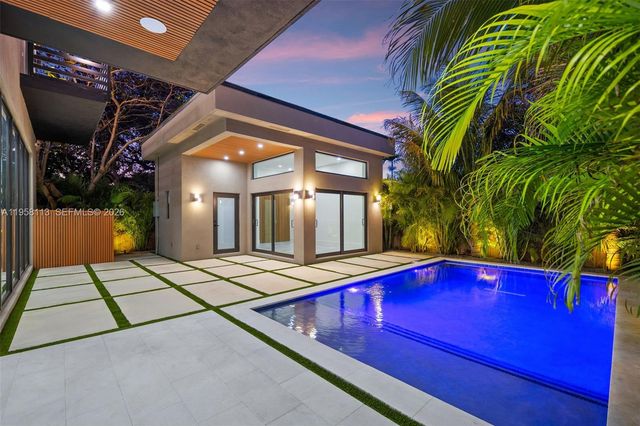 441 NW 44th St, Miami, FL 33127