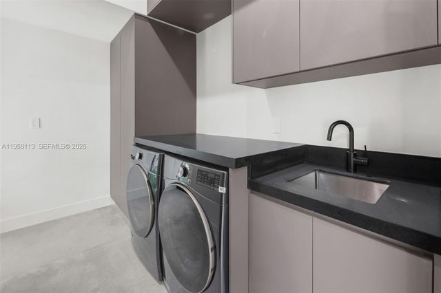 441 NW 44th St, Miami, FL 33127