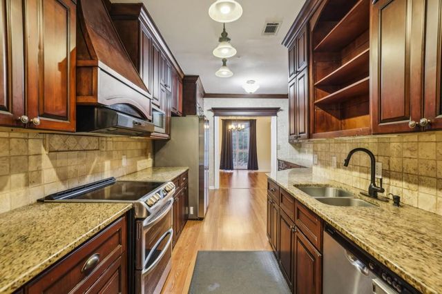 45 Willow, Atlanta, GA 30342