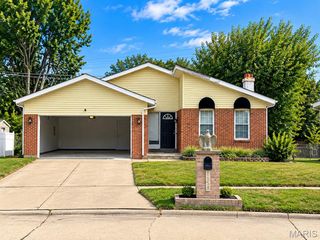11378 Red River Drive, Florissant, MO 63138