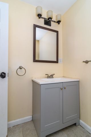 10 Spring Valley Rd, Natick, MA 01760