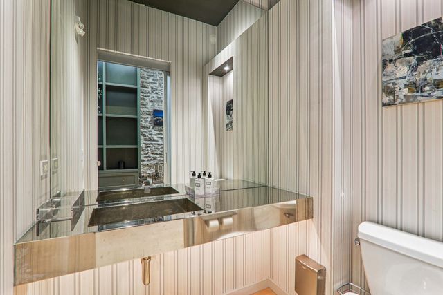 107 W Main Street B, St. Charles, IL 60174