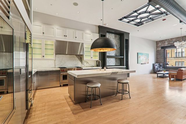 107 W Main Street B, St. Charles, IL 60174