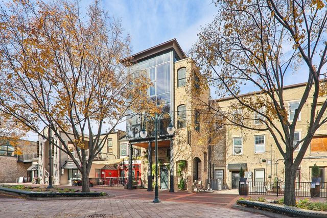 107 W Main Street B, St. Charles, IL 60174