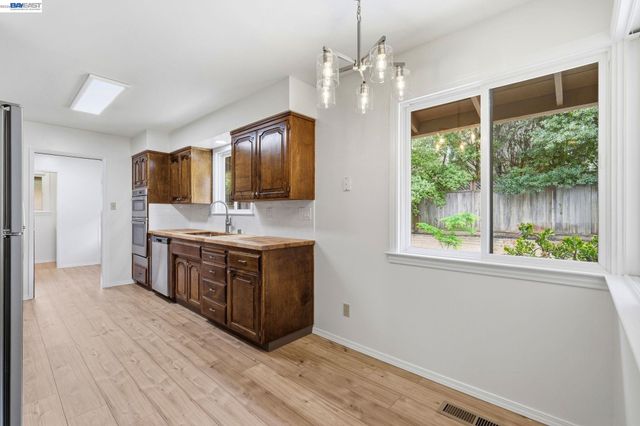 649 Graham Hill Rd, Santa Cruz, CA 95060