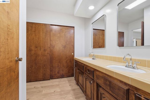 649 Graham Hill Rd, Santa Cruz, CA 95060