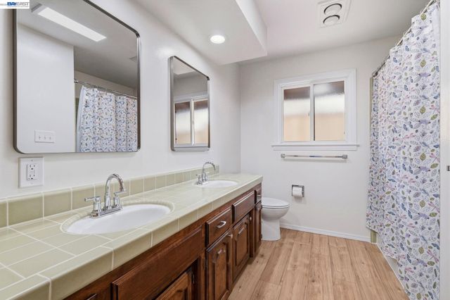 649 Graham Hill Rd, Santa Cruz, CA 95060