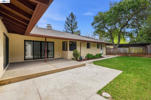 649 Graham Hill Rd, Santa Cruz, CA 95060