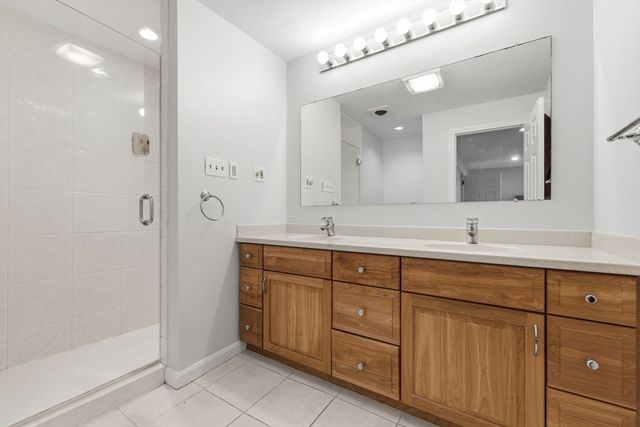 27 Fairway Circle 27, Natick, MA 01760