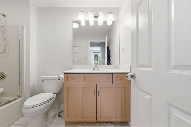 27 Fairway Circle 27, Natick, MA 01760