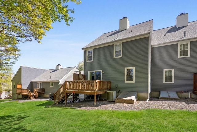 27 Fairway Circle 27, Natick, MA 01760
