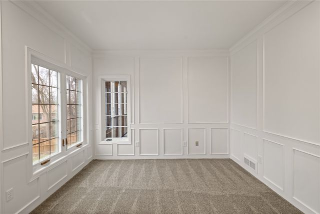 2714 Ashworth Road, West Des Moines, IA 50265