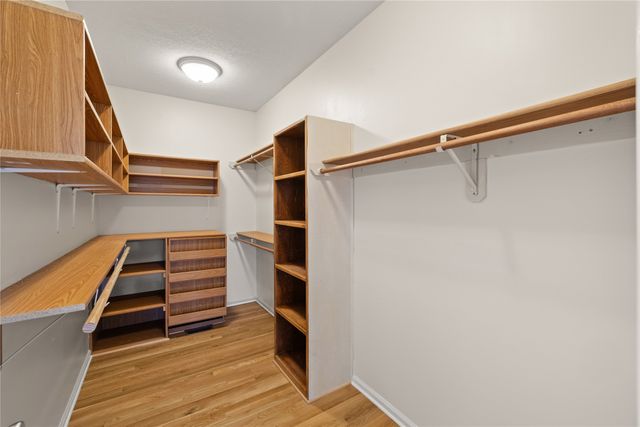 2714 Ashworth Road, West Des Moines, IA 50265