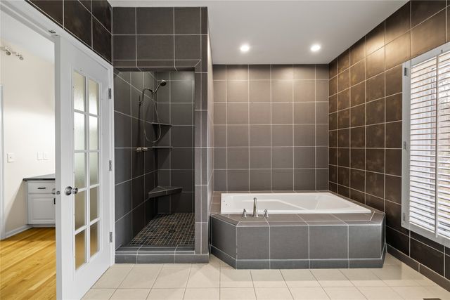 2714 Ashworth Road, West Des Moines, IA 50265