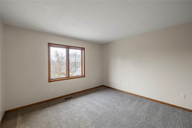 2714 Ashworth Road, West Des Moines, IA 50265