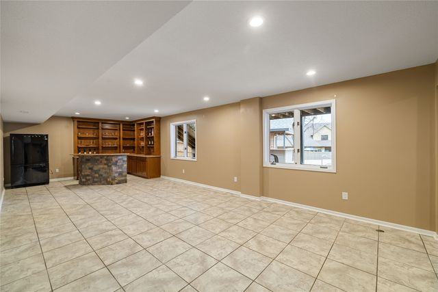 2714 Ashworth Road, West Des Moines, IA 50265