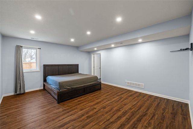 2714 Ashworth Road, West Des Moines, IA 50265