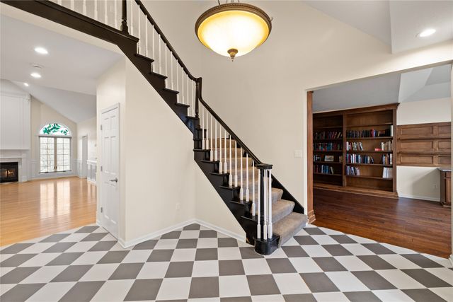 2714 Ashworth Road, West Des Moines, IA 50265