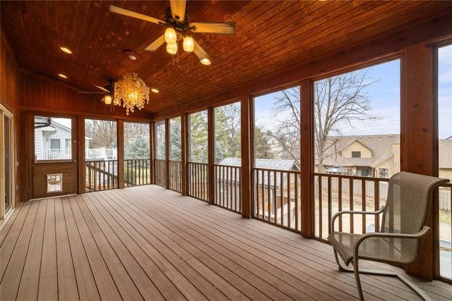 2714 Ashworth Road, West Des Moines, IA 50265