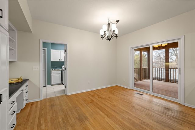 2714 Ashworth Road, West Des Moines, IA 50265