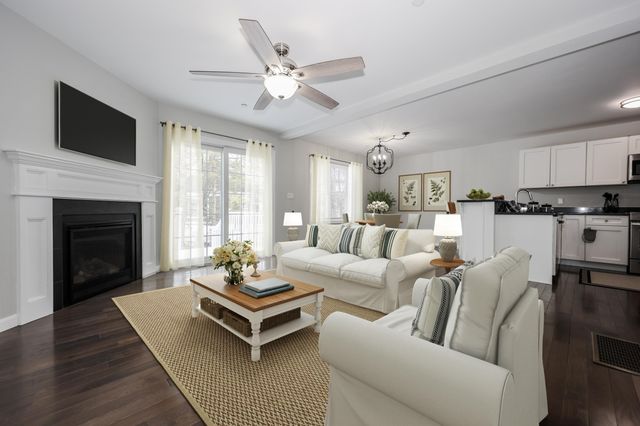 181 Knollwood Way, Manchester, NH 03102