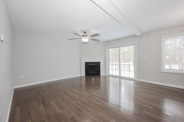 181 Knollwood Way, Manchester, NH 03102