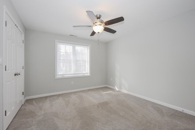 181 Knollwood Way, Manchester, NH 03102