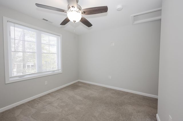 181 Knollwood Way, Manchester, NH 03102