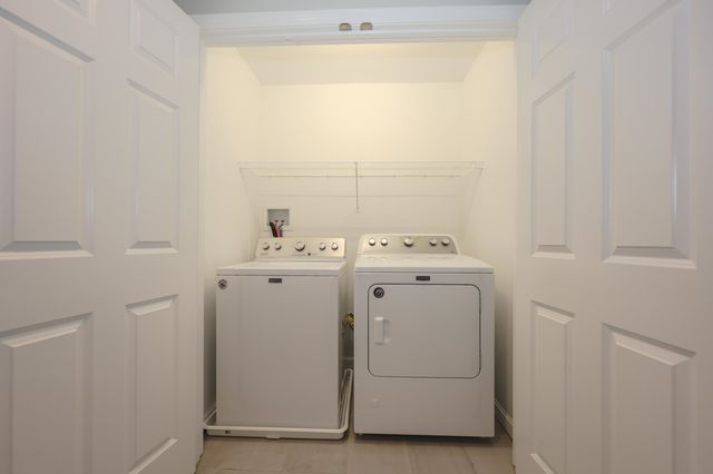 181 Knollwood Way, Manchester, NH 03102