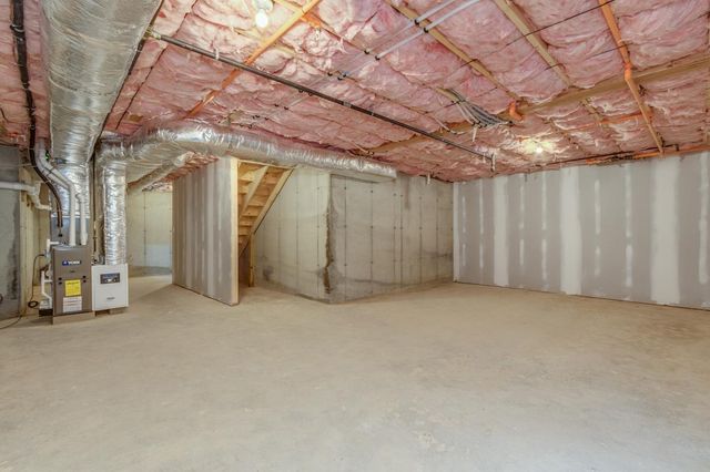 181 Knollwood Way, Manchester, NH 03102