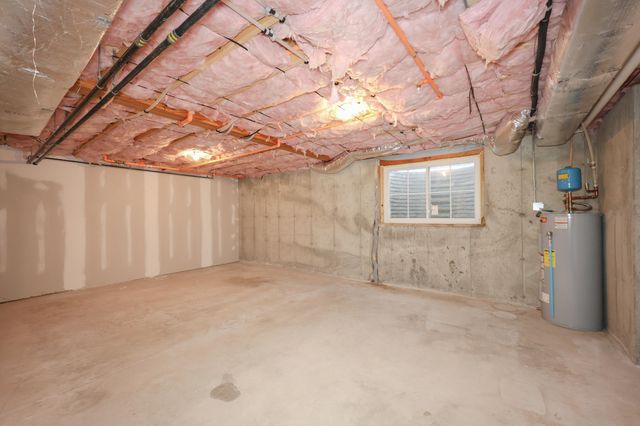 181 Knollwood Way, Manchester, NH 03102