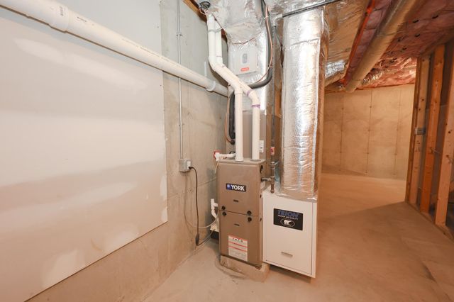 181 Knollwood Way, Manchester, NH 03102