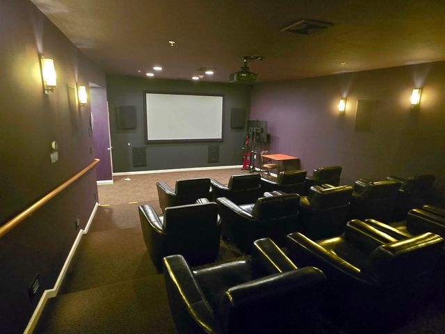 181 Knollwood Way, Manchester, NH 03102