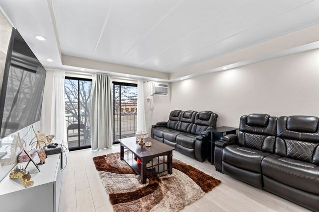 10912 Central Avenue 202, Chicago Ridge, IL 60415