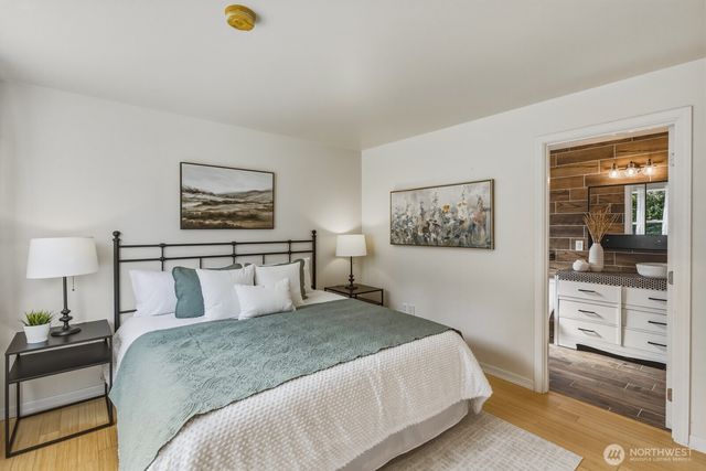 6827 Lakewood Road, Stanwood, WA 98292