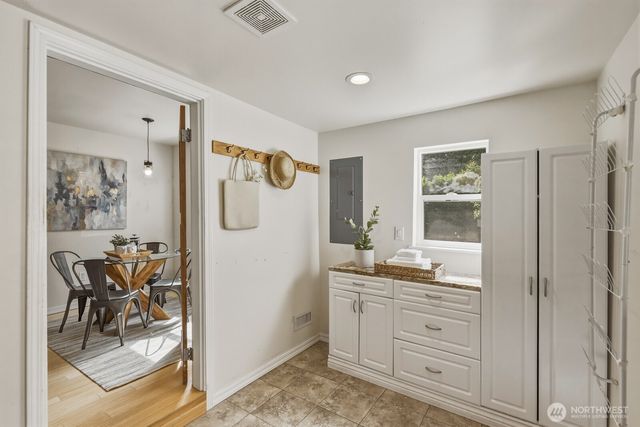 6827 Lakewood Road, Stanwood, WA 98292