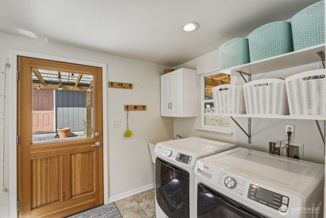 6827 Lakewood Road, Stanwood, WA 98292