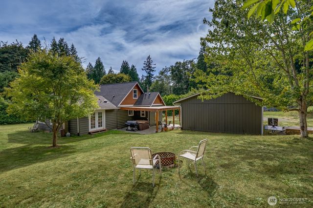 6827 Lakewood Road, Stanwood, WA 98292