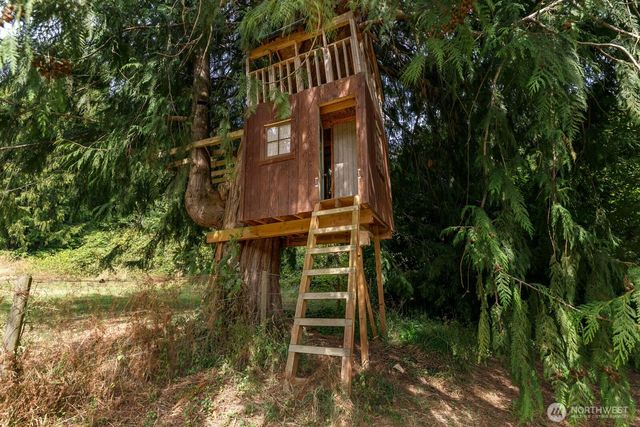 6827 Lakewood Road, Stanwood, WA 98292