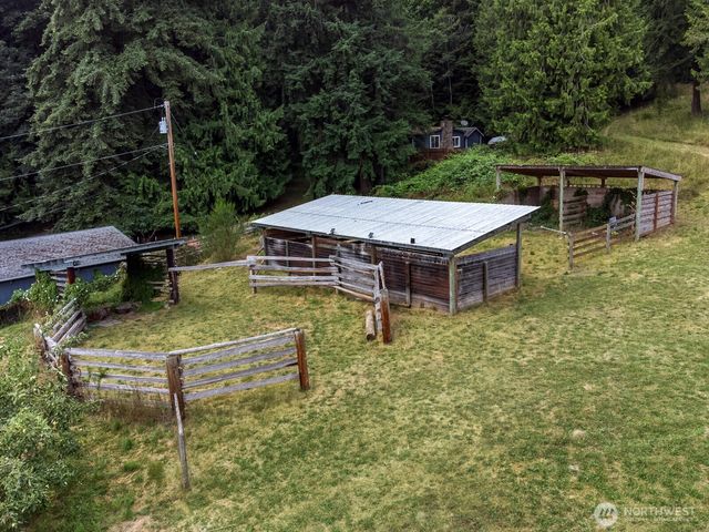 6827 Lakewood Road, Stanwood, WA 98292
