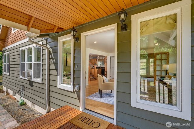 6827 Lakewood Road, Stanwood, WA 98292