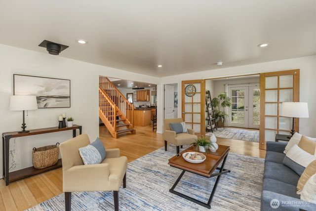 6827 Lakewood Road, Stanwood, WA 98292