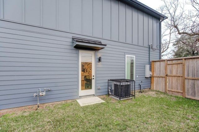 5502 Texas Street, Houston, TX 77011