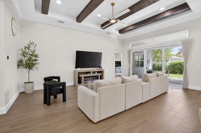 9682 Captiva Circle, Boynton Beach, FL 33437