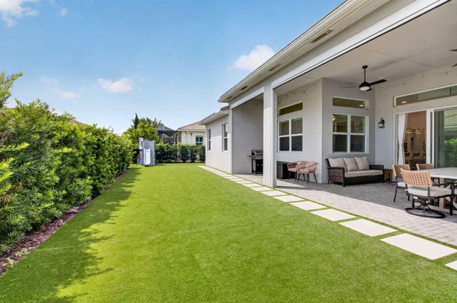 9682 Captiva Circle, Boynton Beach, FL 33437