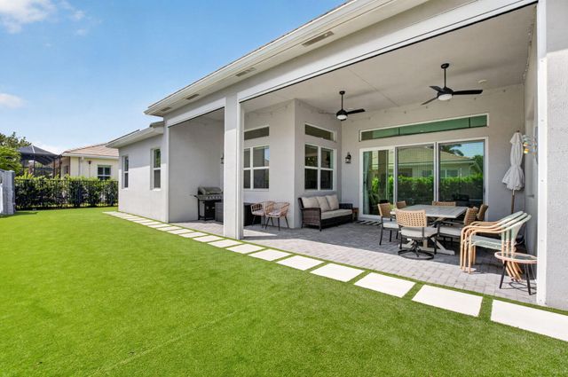 9682 Captiva Circle, Boynton Beach, FL 33437