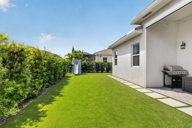 9682 Captiva Circle, Boynton Beach, FL 33437